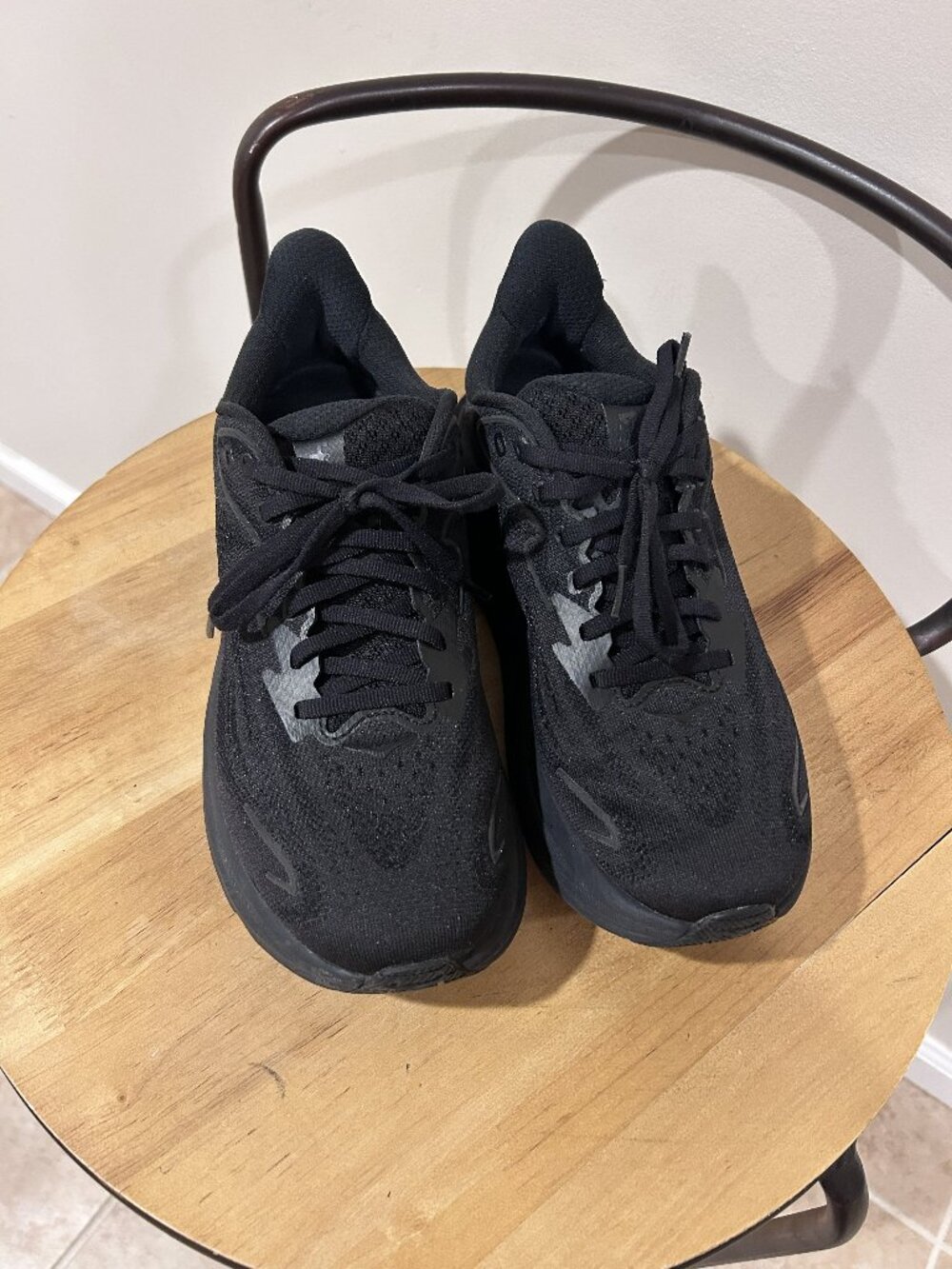 Hoka - Clifton 10 - Size 7.5
